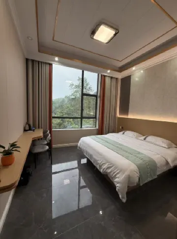 Biancheng Qingfeng Courtyard
