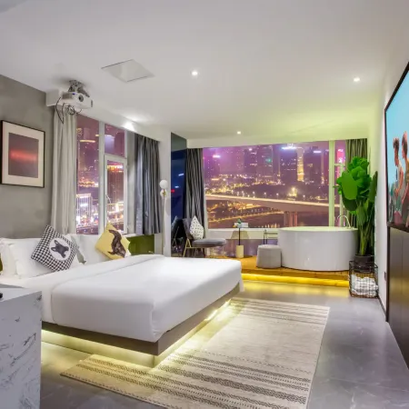 Shimeng Riverside High-Rise River View Boutique Stay (Hong Ya Dong Jiefangbei Area)