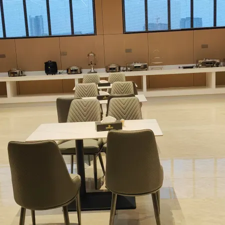 Yizhe International Hotel (Long'an)