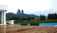 MOUNTAIN FIELD  FLOWER HOUS - Pools