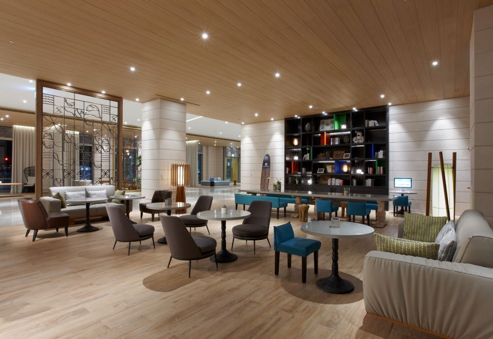 1. 디스커버리 호텔..