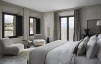 Aeonic Suites and Spa - balcone