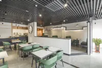Wengyuan Lanyun Yipin Hotel - Mountain view