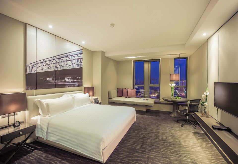 팬 퍼시픽 톈진의 럭셔리한 실내 수영장