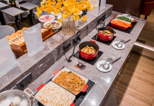 홈인 스카일린 윤 호텔 객실