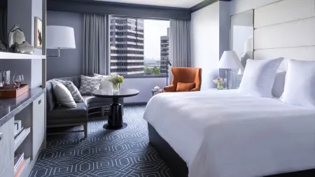 Four Seasons Hotel Atlanta Отели рядом с достопримечательностью «Overtime Elite Arena (OTE)»