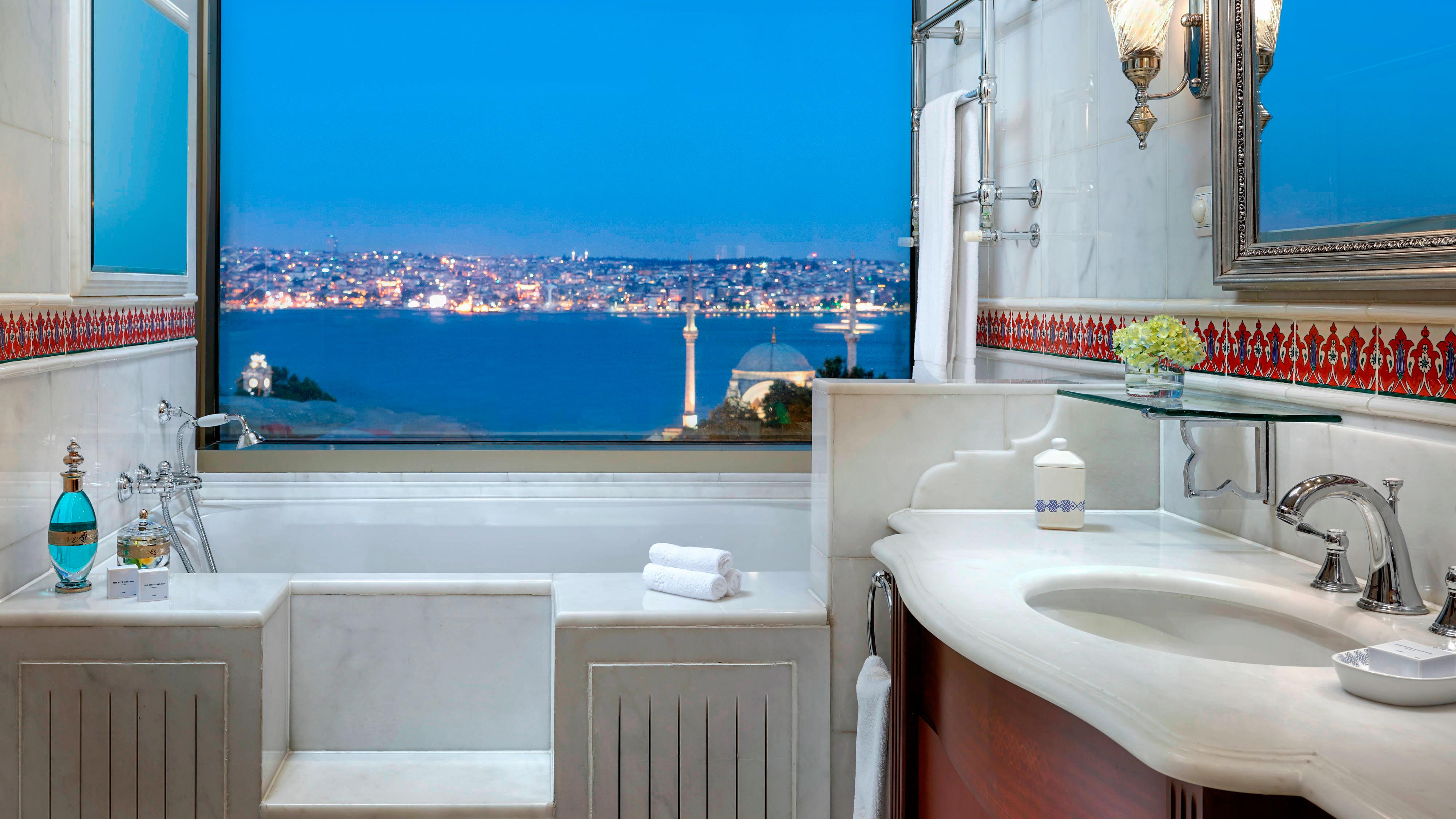 The Ritz-Carlton, Istanbul (The Ritz-Carlton, Istanbul at The Bosphorus)