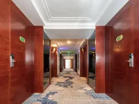 Vienna International Hotel (Dongguan Humen High-speed Railway Station Wanda Plaza Branch) Hotels near Humen