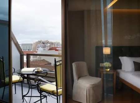 Titania Hotel