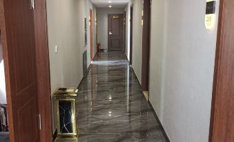 Linghai Haolai Business Hotel