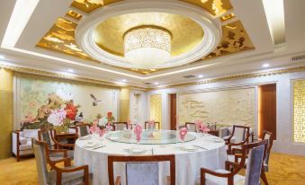 Urumqi People's Square Xinda Hyde Hotel (CCmall Times Square)