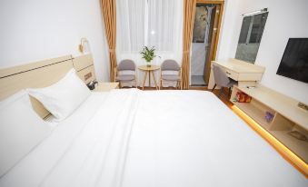 Light Courtyard Apartment (Guangzhou International Textile City Sun Yat-sen University Branch)