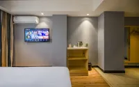 Homeinn Pebble Hotel (Changsha Wu Yi Square IFS Center) Hotel di Changsha
