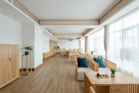 ChunQiu Oxygen-Rich Hotel