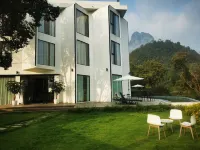 Nanxi River Meets Cloud Cliff B&B Hotels near Furong Ancient Village