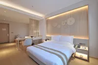 Yintong Yiju Holiday Hotel (Fuxin People's Government Branch) Hotels in Fuxin