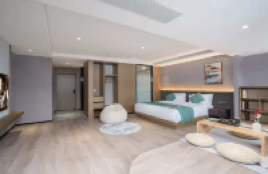 Qiyueli·Puyu Hotel (Yibin University Town Intelligent Terminal Industrial Park Store)
