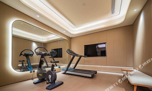 Quanji Hotel (Xi'an Jiaotong University Xingqing Campus Yanxingmen Metro Station)