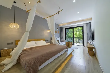 Bifengxia Shanli Bieyuan Homestay Отели рядом с достопримечательностью «Bifeng Gorge»