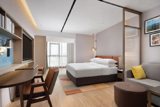 南寧江南ホーム 2 スイーツ バイ ヒルトンホテル