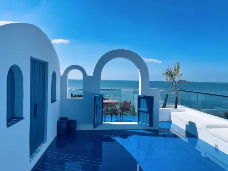 Qingdao has sea view villa hotel Отели рядом с достопримечательностью «Laoshan Taiqing Palace»