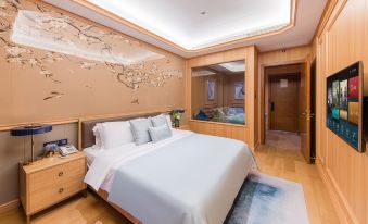 Flower Luxury Qingqiu Biju Villa Hotel (Wuyishan Sangu Resort)