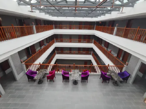 HUASHENG  HOTEL Hotels near Chongqing Xiannvshan Airport