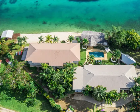 Tropicana Lagoon Apartments โรงแรมในพอร์ตวิลา