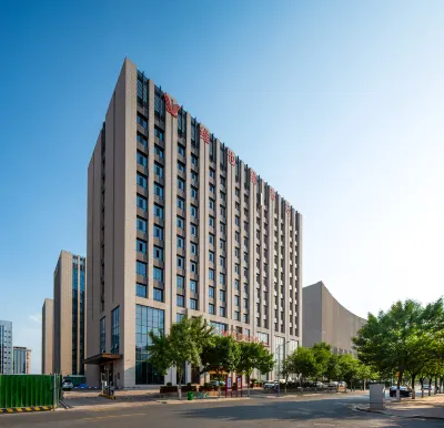 Vienna Hotel (Taiyuan Comprehensive Reformation Government Affairs Center Airport Hotel) Отели рядом с достопримечательностью «Шанси Академия прикладных технологий»