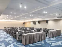 Zijing Jiahong Hotel (Zhaoqing Railway Station Xinghu Scenic Area) - 4-Star