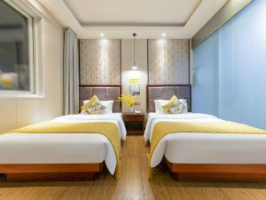 Huaqing Hotel (Nanyang Hengfang Square)