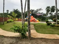 RedDoorz @ Lazarian Hotel and Resort Cagayan Valley - Pools