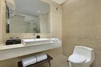 Holiday Inn Dongsheng Li Zhou Hotels in Guan County