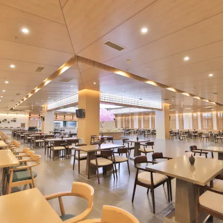 Liangtian Baishi Resort Отели в г. Лунцзин