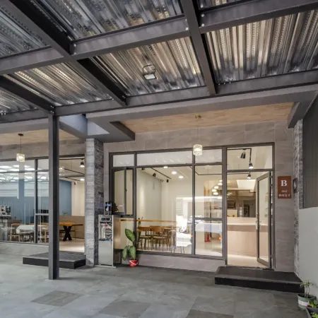 Spring Rain Hostel Отели рядом с достопримечательностью «Solar Exploration Center»