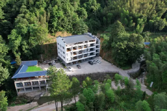 Shennonggu Yiqing Xigu Inn