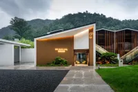 Laojunshan Ruiqi Yexingxuan Hotel Hotels in Luanchuan