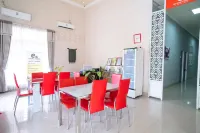 RedDoorz @ Jalan Pendidikan Mataram Hotels in Mataram