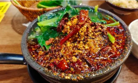 Seven Hotel (Wuzhi store) Отели рядом с достопримечательностью «Huanghe Jiaotong University (Shangde Campus)»