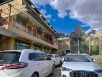 Diebu Zhagana Return to the Building Homestay