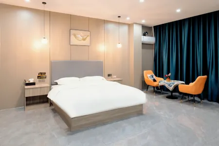 Luliang Shiguang Smart Hotel (Jinhui Commercial City) Отели рядом с достопримечательностью «Lu Liang Central Yunnan Health City Tongle Park»