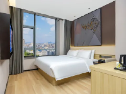 IU Hotel Urumqi High speed Railway Station Branch