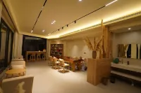 Yizhenyun · Private Hot Spring Courtyard Vacation Apartment (Jiezi Ancient Town)