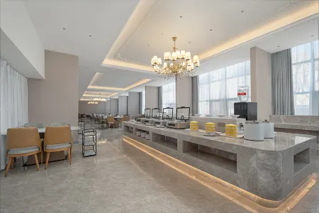 Vienna International Hotel (Zhaxizong Township Zhufeng Road Branch)