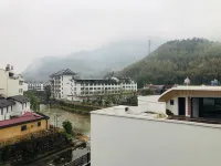 Yunjian Hostel - con vistas a la montaña