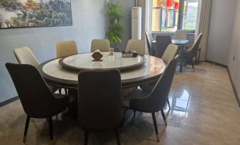 Bailongtan Chaxi Xiaoyuan Homestay (Xinyang)
