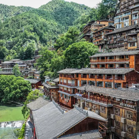 Tianhe Shiguang Homestay (Xijiang Qianhu Miao Village Observation Deck)