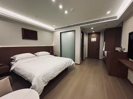 Anshun Guiyu Hotel (Anshun Ancient City Gufu Street) Отели рядом с достопримечательностью «Anshun Confucian Temple»