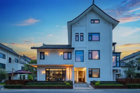 Banshan Yunzhu • Designer Courtyard Boutique Stay (Wudang Scenic Spot Ticket Office) Отели рядом с достопримечательностью «Wudang Mountains Ancient Building Complex»