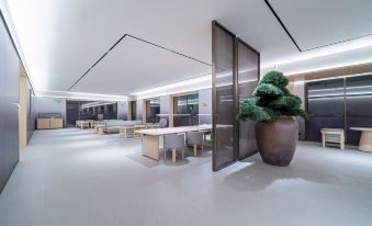 Quanji Gongyi Administrative Center Hotel